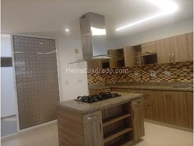Casa de 4 alcobas en venta en Los Colores, Medellín, 140 m² · foto 4 de 20