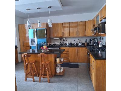 Casa de 4 alcobas en venta en Cola Del Zorro, Medellín, 255 m² · foto 3 de 20
