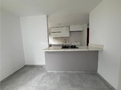 Apartamento de 2 alcobas en arriendo en San Diego, Medellín, 74 m² · foto 3 de 20