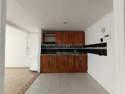 Casa de 4 alcobas en arriendo en La Mota, Medellín, 215 m² · foto 2 de 20