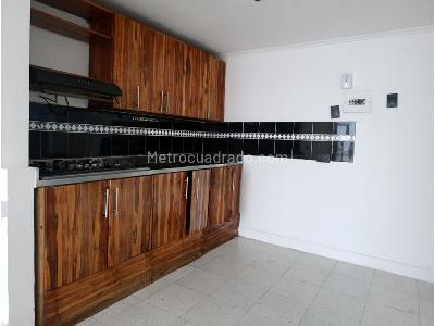 Casa de 4 alcobas en arriendo en La Mota, Medellín, 215 m² · foto 4 de 20