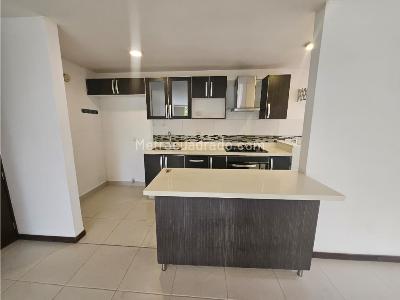 Apartamento de 2 alcobas en arriendo en El Esmeraldal, Envigado, 70 m² · foto 2 de 17