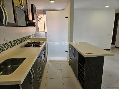 Apartamento de 2 alcobas en arriendo en El Esmeraldal, Envigado, 70 m² · foto 4 de 17