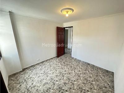 Apartamento de 4 alcobas en arriendo en Lorena, Medellín, 130 m² · foto 16 de 19