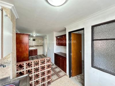 Apartamento de 4 alcobas en arriendo en Lorena, Medellín, 130 m² · foto 4 de 19
