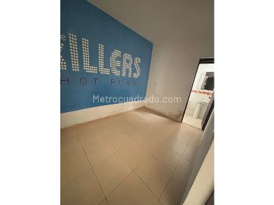 Casa de 5 alcobas en arriendo en Manila, Medellín, 280 m² · foto 16 de 17