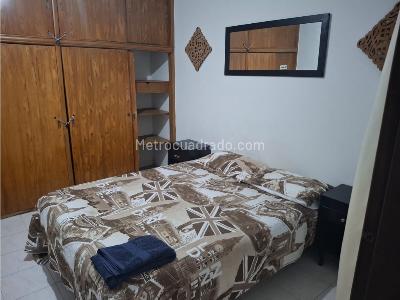 Casa de 5 alcobas en arriendo en Laureles, Medellín, 220 m² · foto 10 de 17