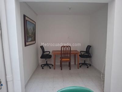Casa de 5 alcobas en arriendo en Laureles, Medellín, 220 m² · foto 12 de 17
