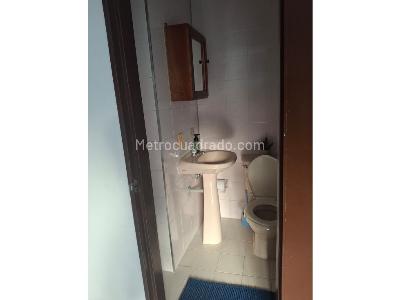 Casa de 5 alcobas en arriendo en Laureles, Medellín, 220 m² · foto 13 de 17