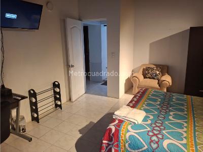 Casa de 5 alcobas en arriendo en Laureles, Medellín, 220 m² · foto 15 de 17
