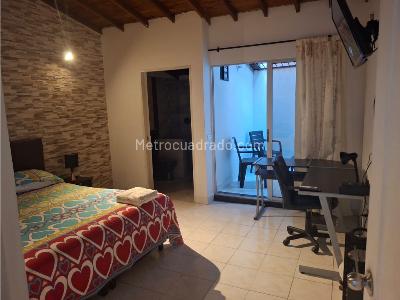Casa de 5 alcobas en arriendo en Laureles, Medellín, 220 m² · foto 7 de 17