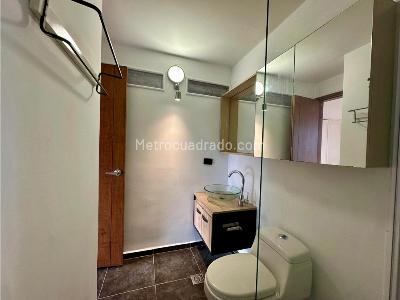 Apartaestudio en arriendo en Los Balsos Poblado, Medellín, 70 m² · foto 11 de 20