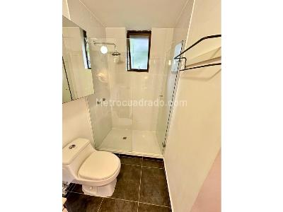 Apartaestudio en arriendo en Los Balsos Poblado, Medellín, 70 m² · foto 15 de 20