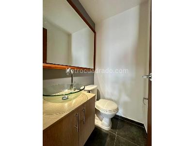 Apartaestudio en arriendo en Los Balsos Poblado, Medellín, 70 m² · foto 17 de 20