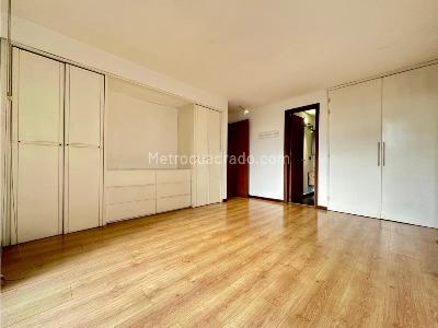 Apartaestudio en arriendo en Los Balsos Poblado, Medellín, 70 m² · foto 9 de 20