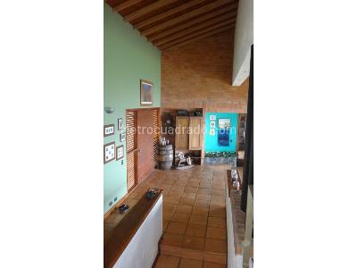 Casa de 5 alcobas en arriendo en Las Palmas, Medellín, 595 m² · foto 18 de 20