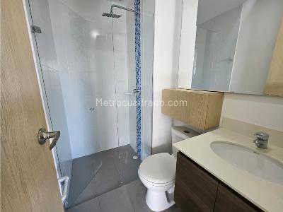Apartamento de 2 alcobas en arriendo en Loma Del Indio, Medellín, 81 m² · foto 10 de 20