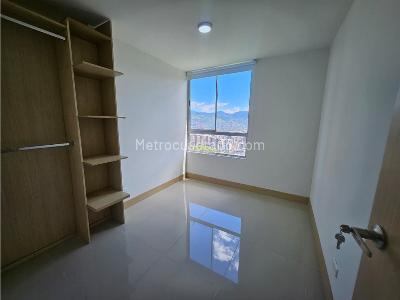 Apartamento de 2 alcobas en arriendo en Loma Del Indio, Medellín, 81 m² · foto 12 de 20