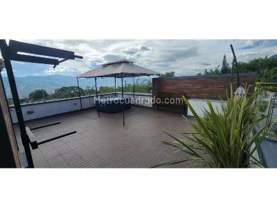 Casa de 3 alcobas en venta en Loma Del Chocho, Envigado, 202 m² · foto 1 de 20