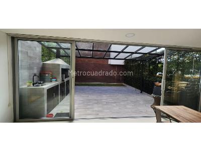 Casa de 3 alcobas en venta en Loma Del Chocho, Envigado, 202 m² · foto 2 de 20