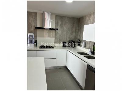 Apartamento de 3 alcobas en venta en Loma De Las Brujas, Envigado, 191 m² · foto 6 de 10
