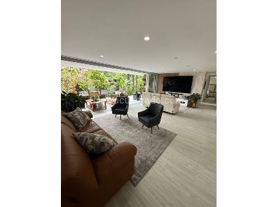 Apartamento de 3 alcobas en venta en Castropol, Medellín, 250 m² · foto 3 de 20