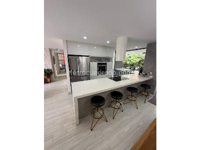Apartamento de 3 alcobas en venta en Castropol, Medellín, 250 m² · foto 11 de 20