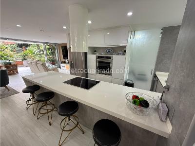Apartamento de 3 alcobas en venta en Castropol, Medellín, 250 m² · foto 12 de 20