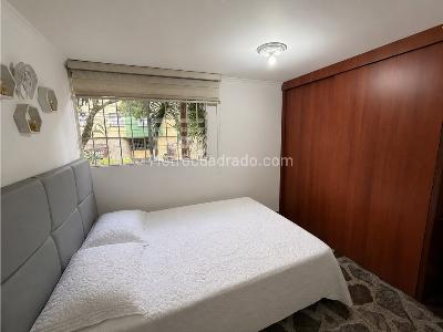 Apartamento de 3 alcobas en venta en La Castellana, Medellín, 101 m² · foto 8 de 10