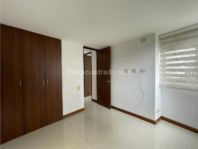 Apartamento de 2 alcobas en arriendo en Loma Del Indio, Medellín, 75 m² · foto 8 de 11