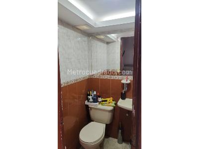 Apartamento de 4 alcobas en venta en La Castellana, Medellín, 147 m² · foto 3 de 13