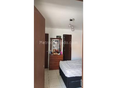 Apartamento de 4 alcobas en venta en La Castellana, Medellín, 147 m² · foto 4 de 13