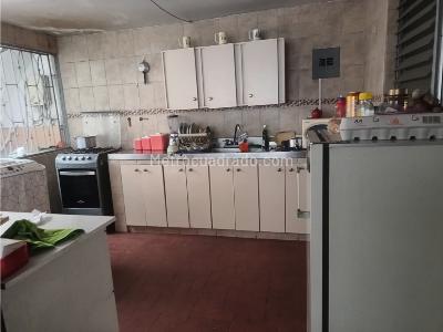 Casa de 3 alcobas en venta en Calasanz, Medellín, 114 m² · foto 13 de 20
