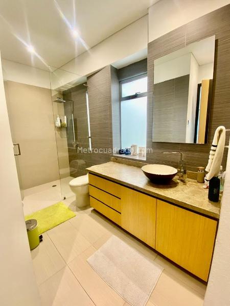 Piso – Bogotá, Pardo Rubio - Más