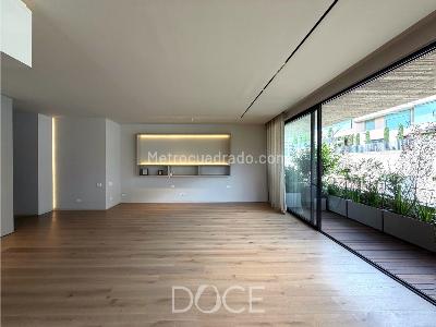 Apartamento de 2 alcobas en venta en Chico Oriental, Bogotá, 200 m² · foto 2 de 15