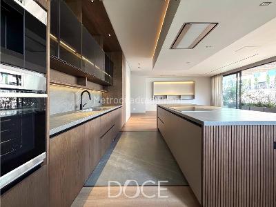 Apartamento de 2 alcobas en venta en Chico Oriental, Bogotá, 200 m² · foto 5 de 15