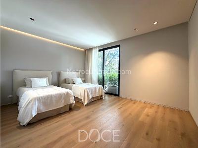Apartamento de 2 alcobas en venta en Chico Oriental, Bogotá, 200 m² · foto 13 de 15