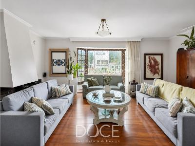 Casa de 4 alcobas en venta en Santa Barbara, Bogotá, 338 m² · foto 2 de 19