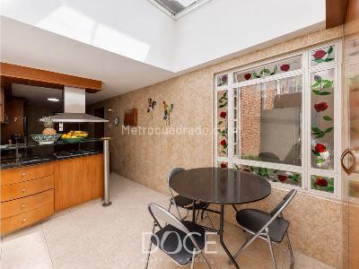 Casa de 4 alcobas en venta en Santa Barbara, Bogotá, 338 m² · foto 7 de 19