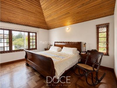 Casa de 4 alcobas en venta en Santa Barbara, Bogotá, 338 m² · foto 10 de 19