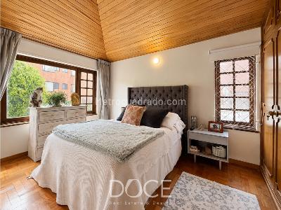 Casa de 4 alcobas en venta en Santa Barbara, Bogotá, 338 m² · foto 16 de 19
