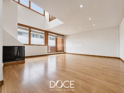 Apartamento de 2 alcobas en venta en Chico Navarra, Bogotá, 109 m² · foto 3 de 16