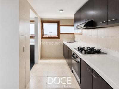 Apartamento de 2 alcobas en venta en Chico Navarra, Bogotá, 109 m² · foto 6 de 16