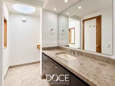 Apartamento de 2 alcobas en venta en Chico Navarra, Bogotá, 109 m² · foto 13 de 16