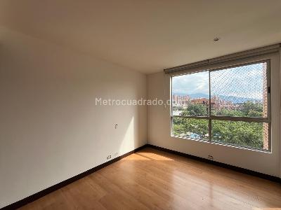 Apartamento de 3 alcobas en arriendo en Los Parra, Medellín, 163 m² · foto 9 de 20