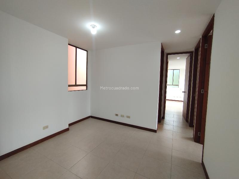 Apartamento de 3 Alcobas con Balcón en El Poblado (Transversal Superior) - 3