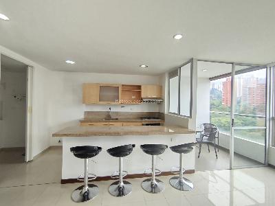 Apartamento de 1 alcoba en arriendo en Los Balsos, Medellín, 56 m² · foto 4 de 18