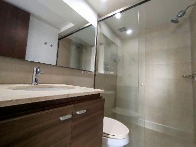 Apartamento de 1 alcoba en arriendo en Los Balsos, Medellín, 56 m² · foto 7 de 18