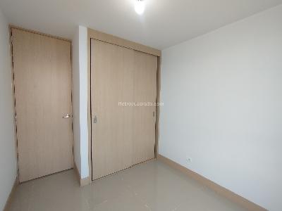 Apartamento de 3 alcobas en arriendo en Loma Del Indio, Medellín, 87 m² · foto 14 de 20