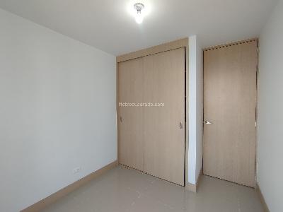 Apartamento de 3 alcobas en arriendo en Loma Del Indio, Medellín, 87 m² · foto 16 de 20